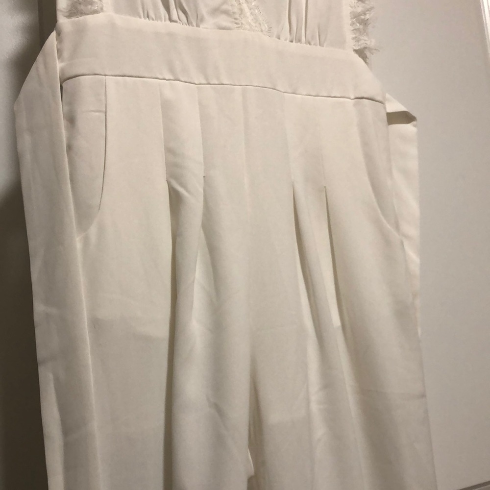 NWOT White Lace Jumpsuit Size Medium - Picture 6 of 8